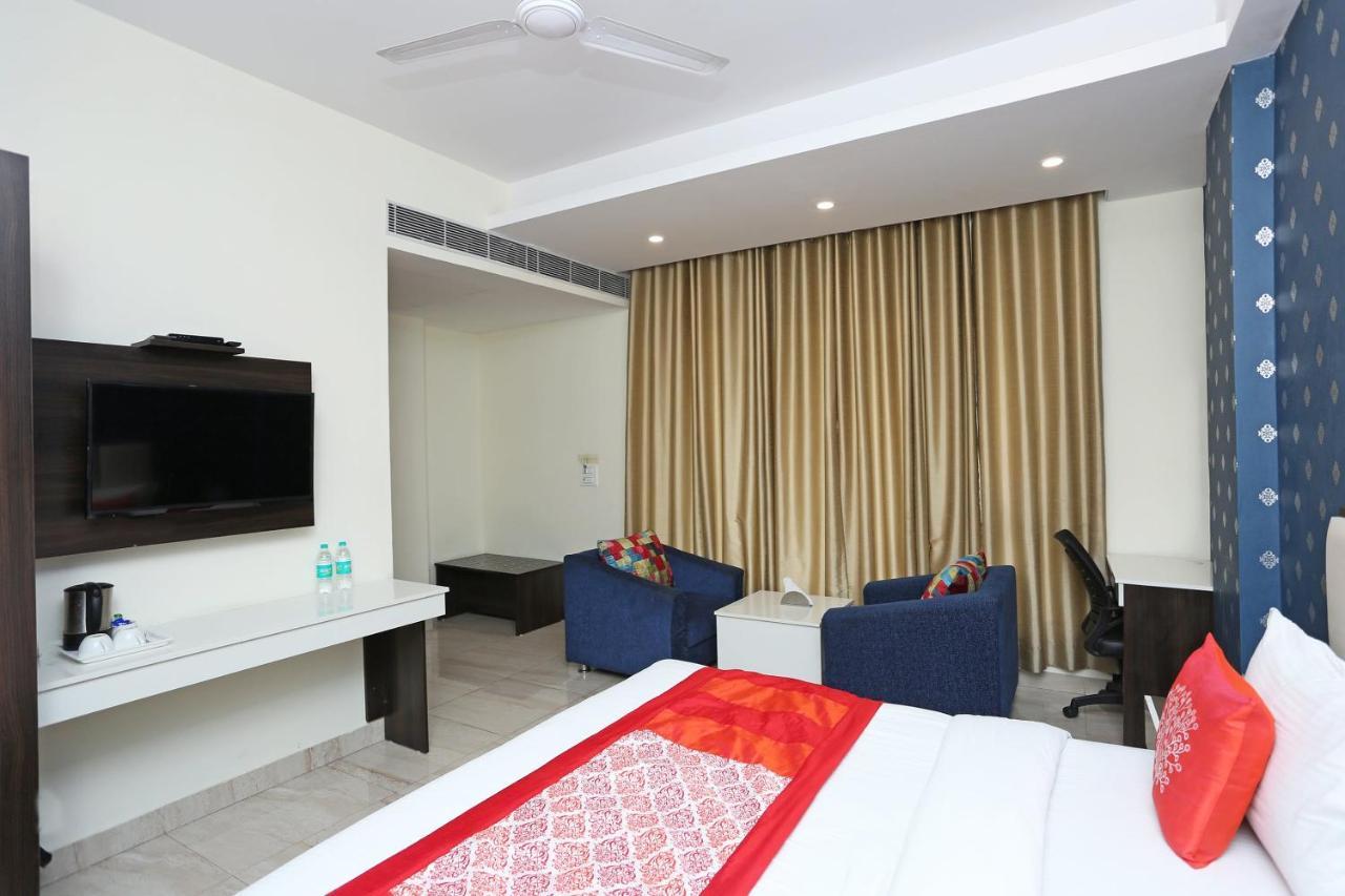 Oyo 8132 Hotel Kukreja 德拉敦 外观 照片